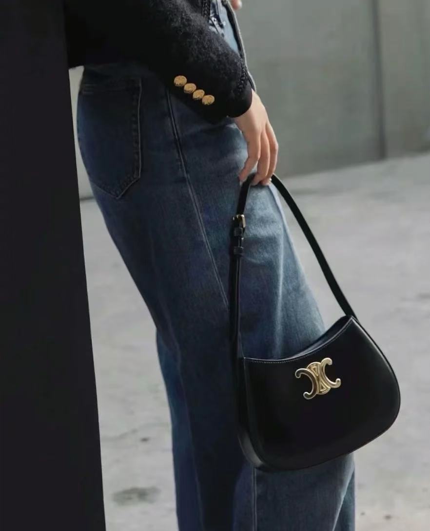 Damen Echtes Leder Bogenförmige Hardware Schulter Baguette Tasche photo review