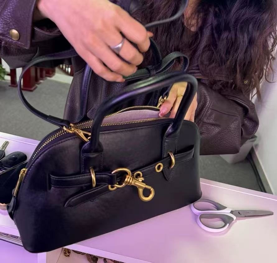Women's Vintage Genuine Leather Shell-Shaped Top Handle Bag photo review