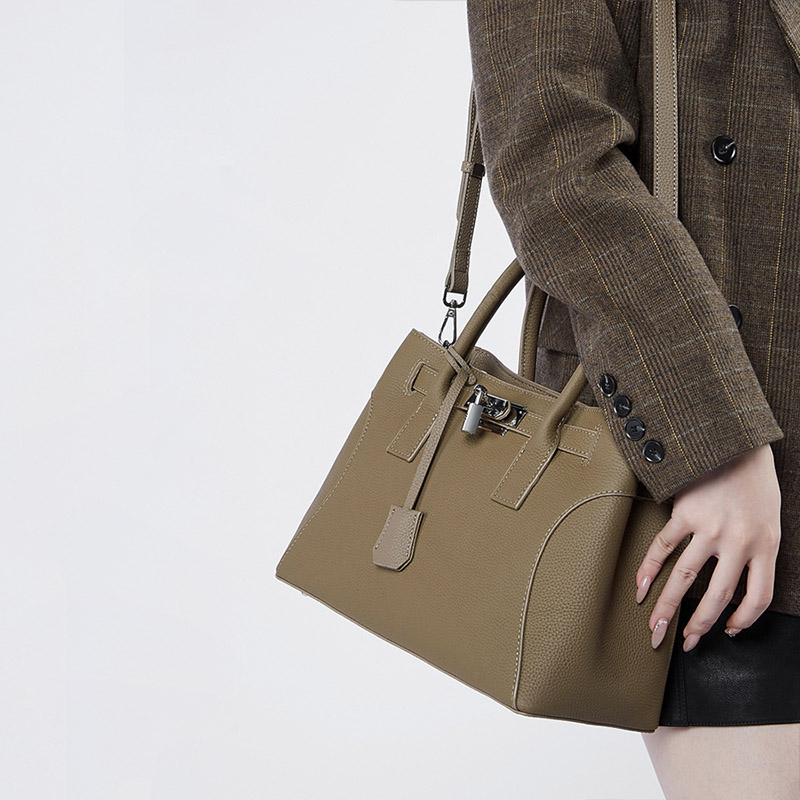 Minimalistische Damen Umhängetasche aus echtem Leder mit Schloss-Verschluss