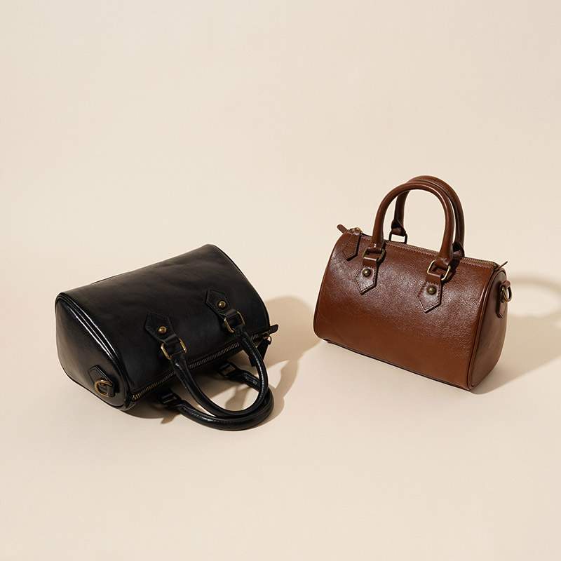 Women's Vintage Leather Pillow-Shaped Crossbody Handbag