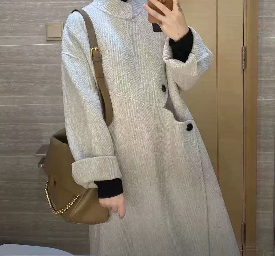 Women's Soft Leather Lock Chain Shoulder Crossbody Bag With Minimalist photo review