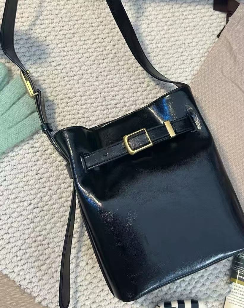 Women's Genuine Leather Minimalist Crossbody Shoulder Bucket Bag photo review