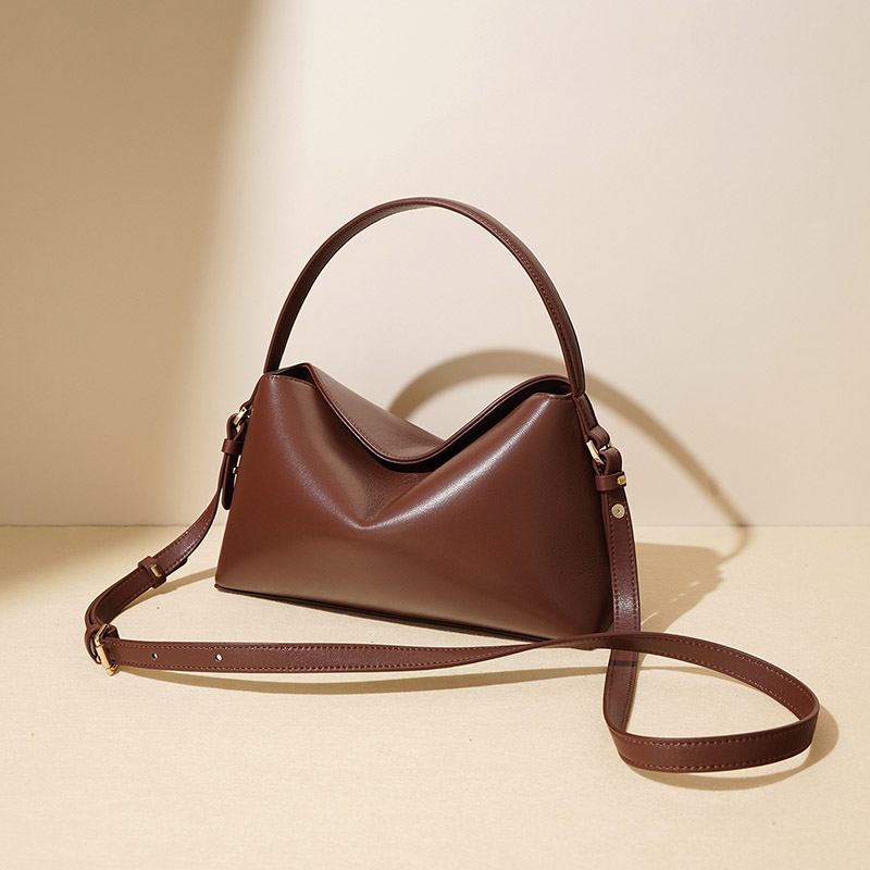 Minimalistische Handtasche aus echtem Leder in Knödelform für Damen
