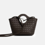 Minimalistische geflochtene Leder Umhängetasche mit rundem Griff für Frauen