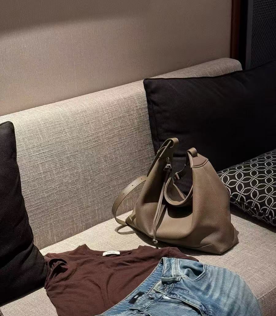 Sac hobo à bandoulière en cuir véritable Minimalist Crossbody pour femmes photo review