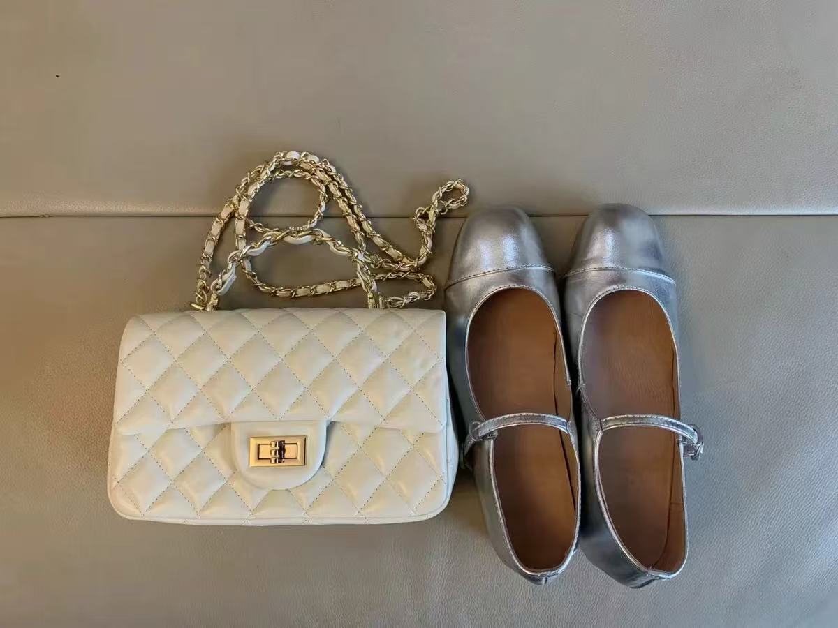Women's Genuine Leather Lock Closure Quilted Chain Handle Shoulder Bag photo review