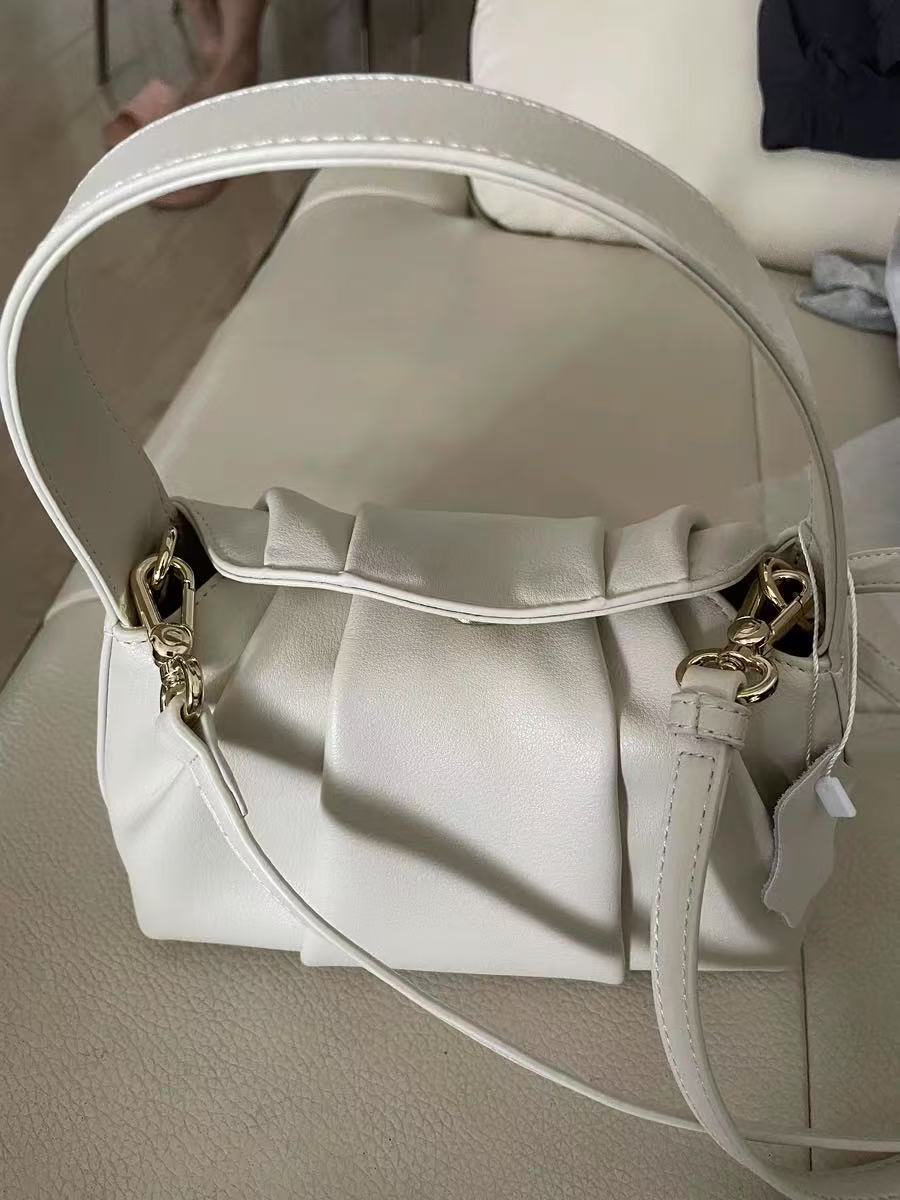 Women's Genuine Leather Minimalist Pleats Cloud Shaped Crossbody Handbags photo review