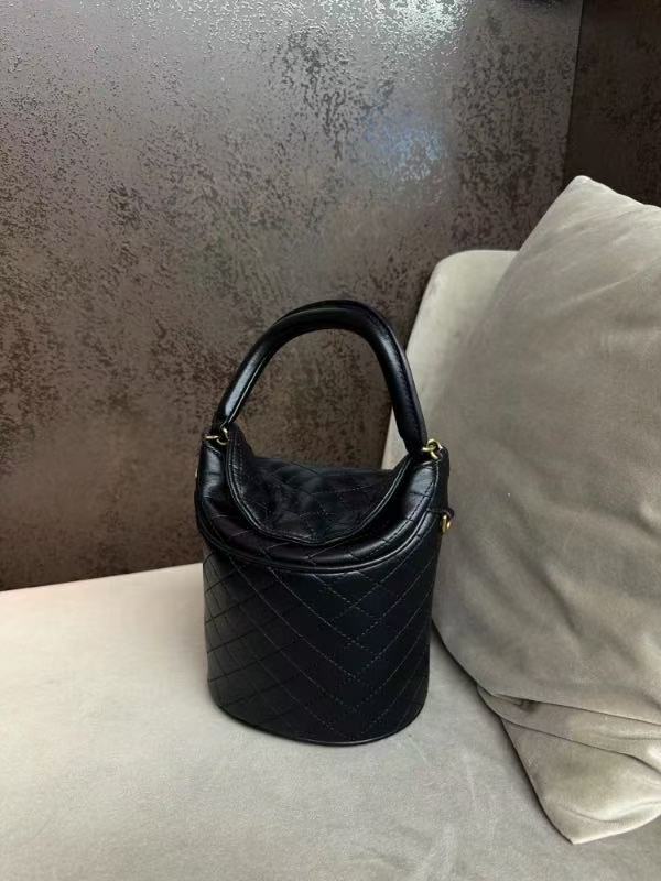 Minimalistische Damen Leder Crossbody Kette gesteppte Beuteltasche photo review
