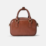 Minimalistische Damen Tasche mit kissenförmigem Griff aus echtem Leder