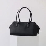 Women's Vintage Genuine Leather Zippered Baguette Handbag