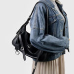 Women's Vintage Leather Lock-Clasp Shoulder Baguette Bag