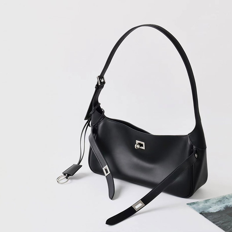Women's Vintage Leather Lock-Clasp Shoulder Baguette Bag