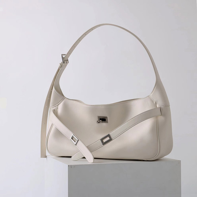 Women's Vintage Leather Lock-Clasp Shoulder Baguette Bag