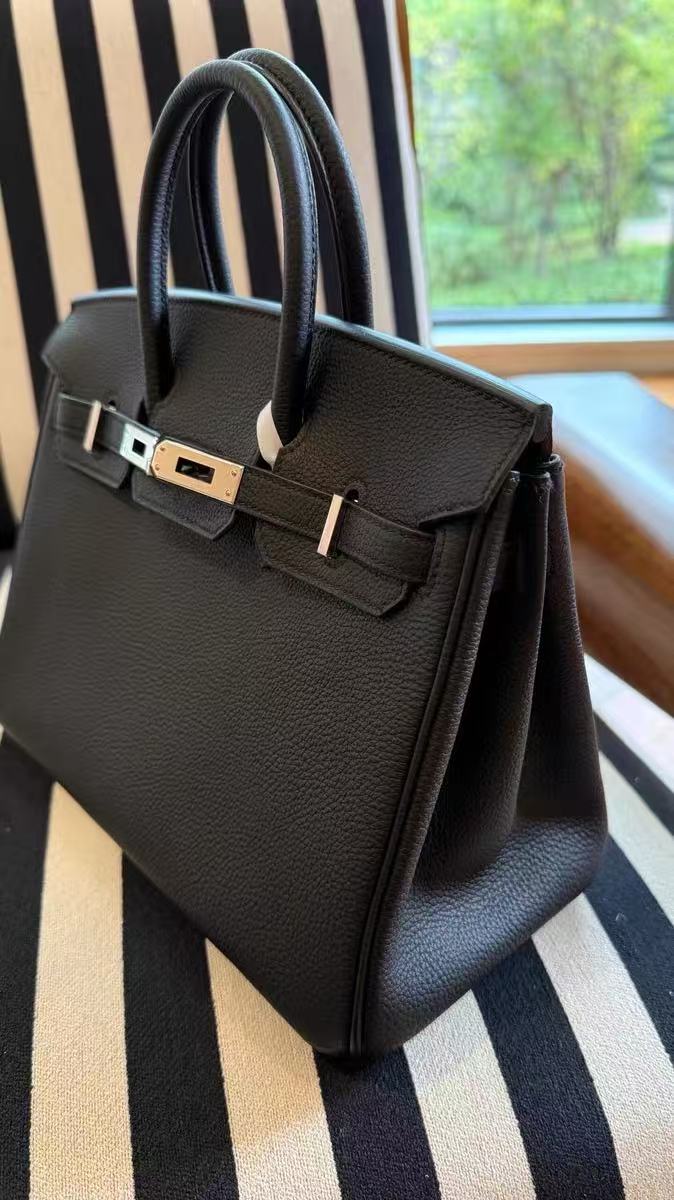 Women's Full-Grain Leather Top Handle Bag In Silver Lock Closure photo review