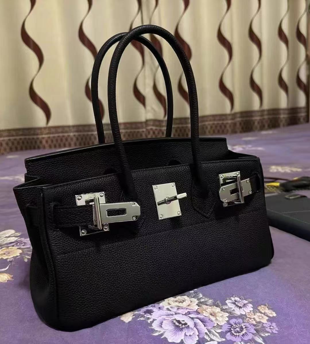 Sac à main en cuir véritable pour femmes avec fermeture à clé photo review