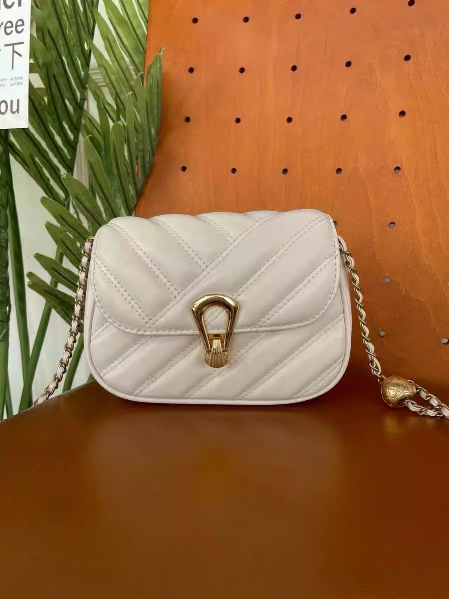 Women's Small Quilted Flap Echtes Leder Umhängetaschen photo review