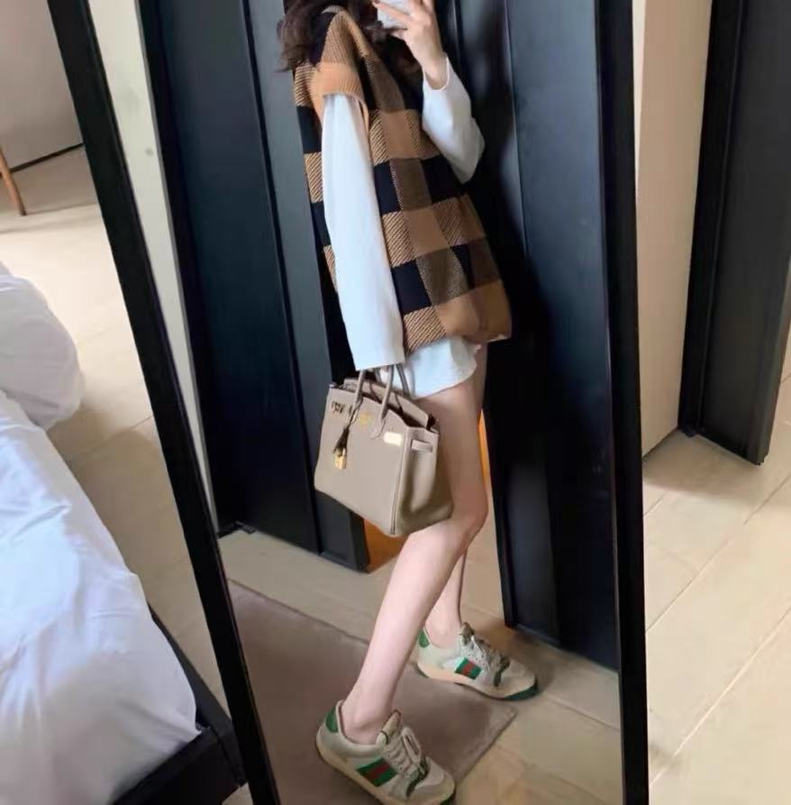 Women's Vintage Full-Grain Leather Top Handle Bag In Gold Lock Closure photo review