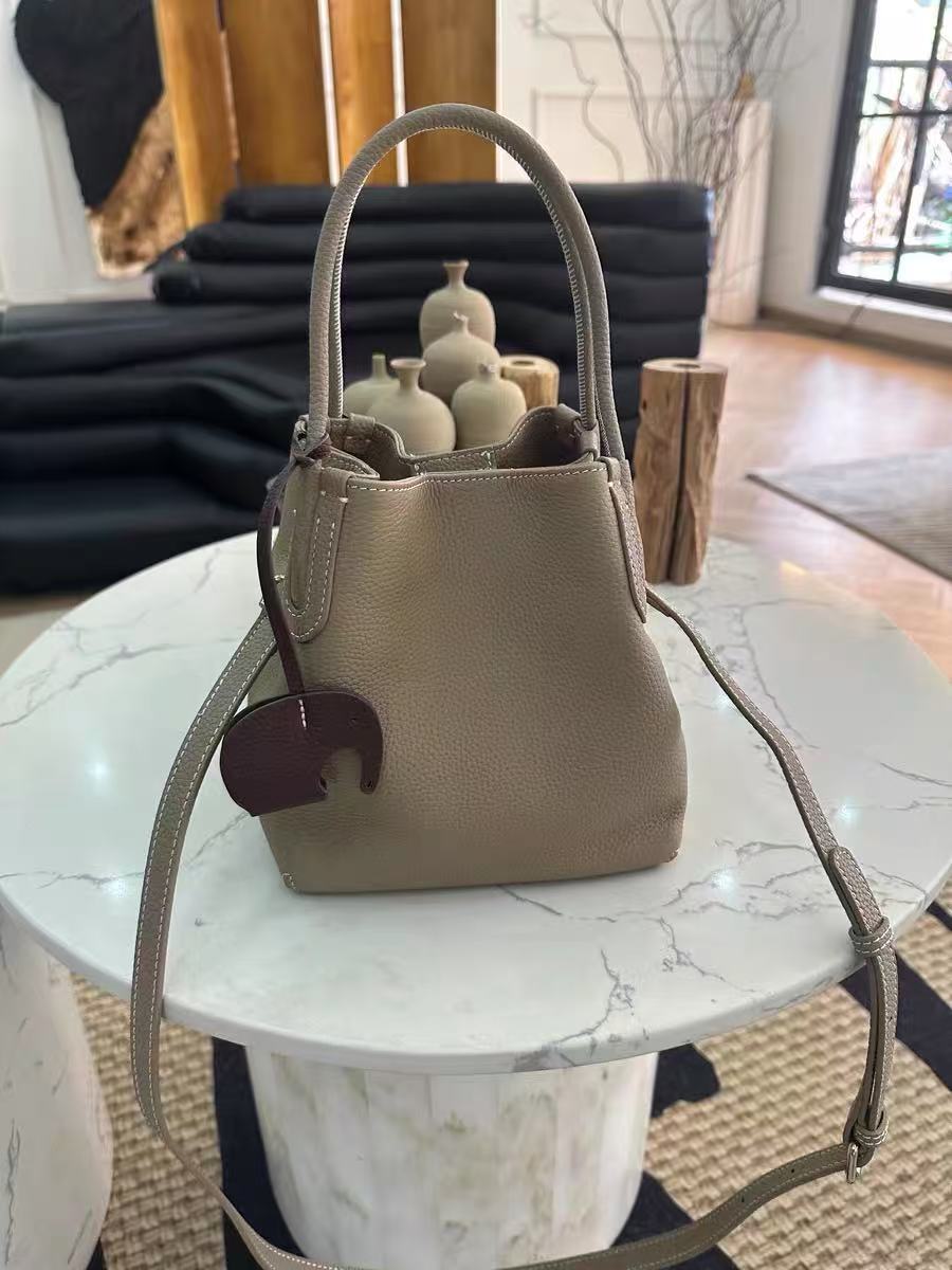 Women's Minimalist Genuine Leather Shoulder Bucket Bag photo review