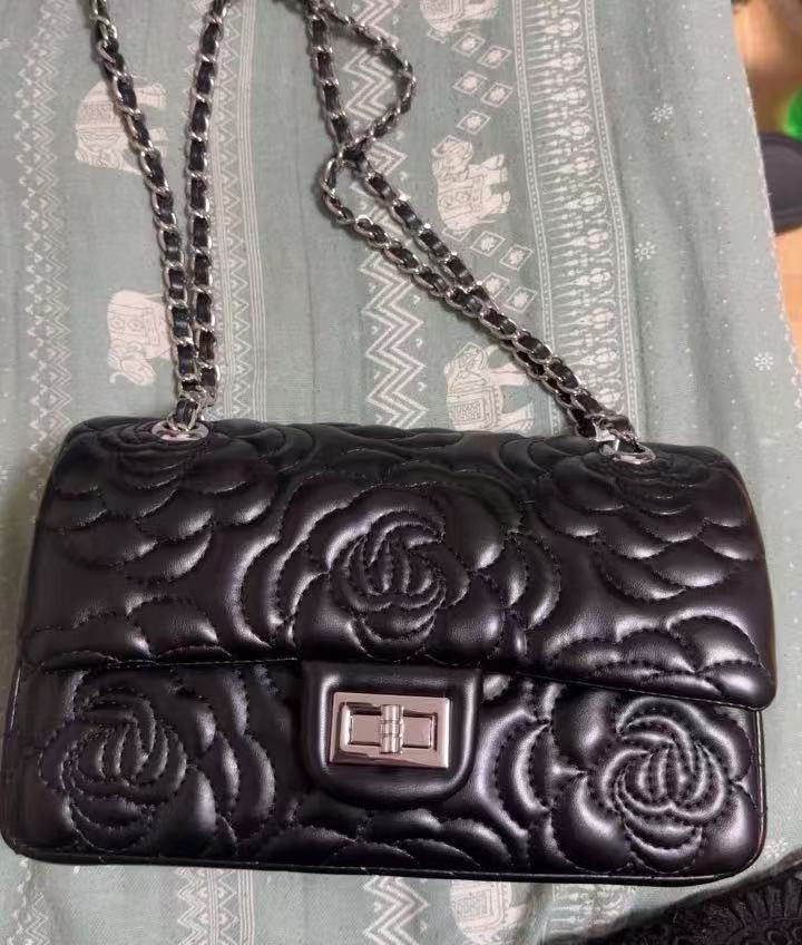Women's Minimalist Lambskin Leather Camellia Quilted Chain Shoulder Bag In Silver Lock photo review