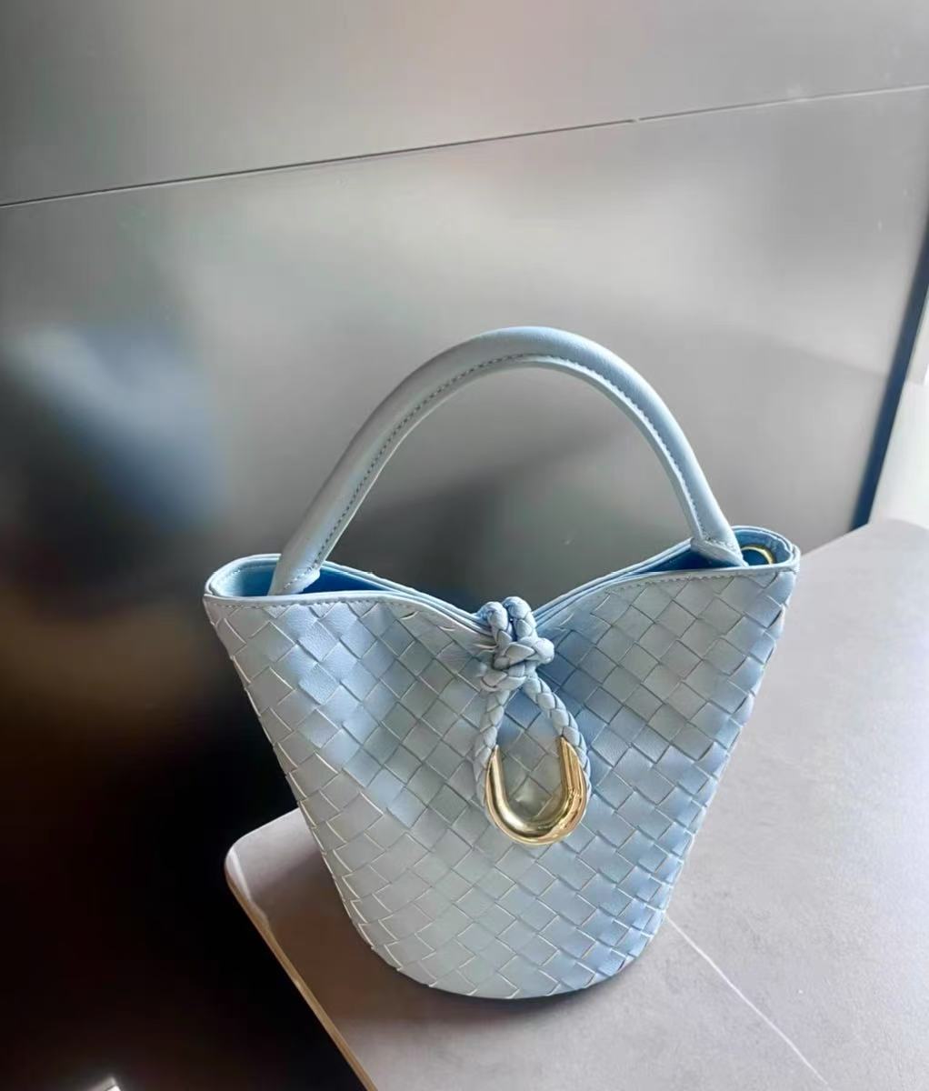 Women's Vintage Woven Genuine Leather Knot-Closure Crossbody Bucket Bag photo review