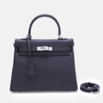 Damen Vollnarbenleder Tasche mit silbernem Henkel