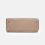 Damen Vollnarbenleder Tasche mit silbernem Henkel