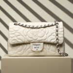 Women's Minimalist Lambskin Leather Camellia Quilted Chain Shoulder Bag In Silver Lock