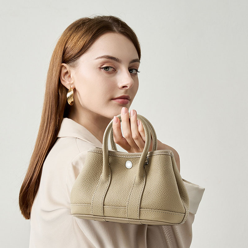 Women's Minimalist Full-Grain Leather handle Tote Bag With Crossbody Strap