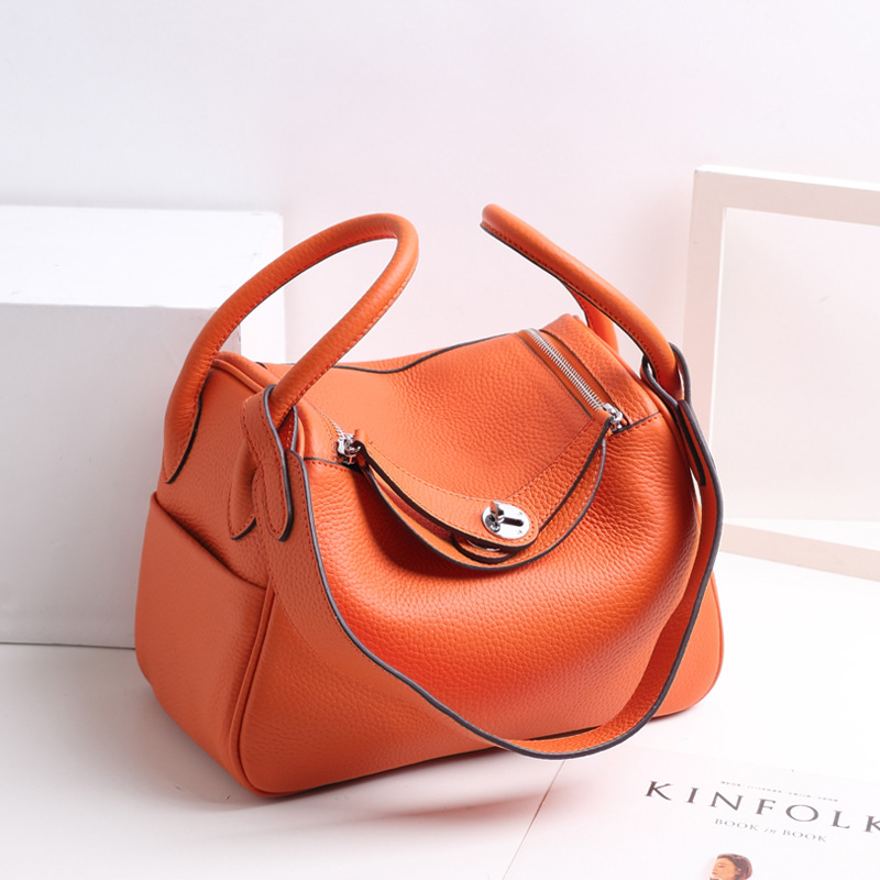 Frauen Top-Grain Leder Kissen Schulter Handtasche In Silber Hardware