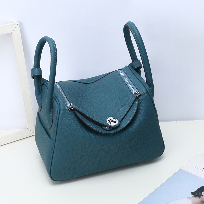 Frauen Top-Grain Leder Kissen Schulter Handtasche In Silber Hardware