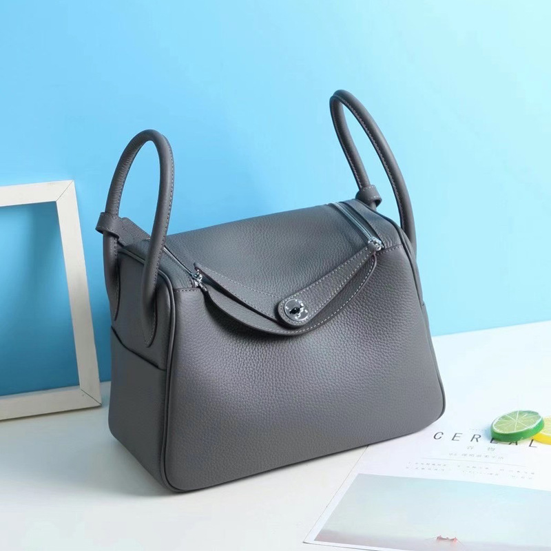 Frauen Top-Grain Leder Kissen Schulter Handtasche In Silber Hardware