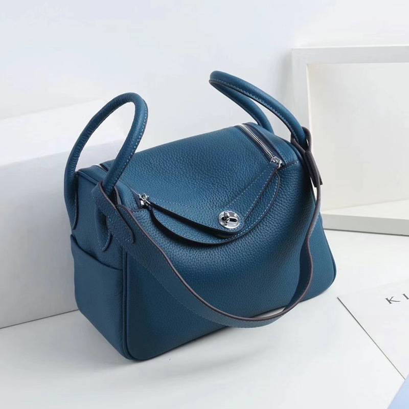 Frauen Top-Grain Leder Kissen Schulter Handtasche In Silber Hardware