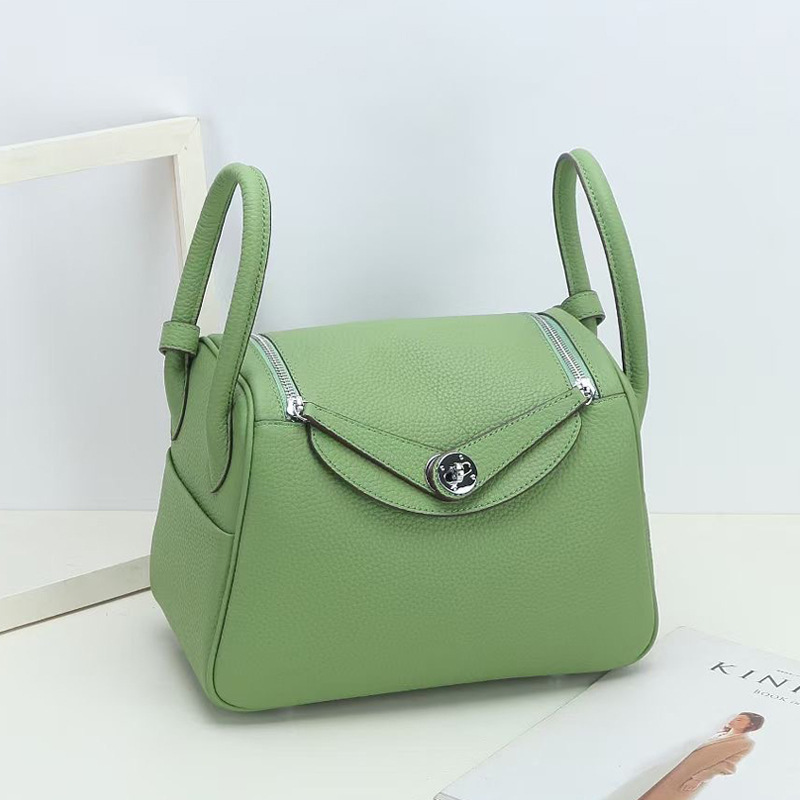 Frauen Top-Grain Leder Kissen Schulter Handtasche In Silber Hardware