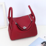 Frauen Top-Grain Leder Kissen Schulter Handtasche In Silber Hardware