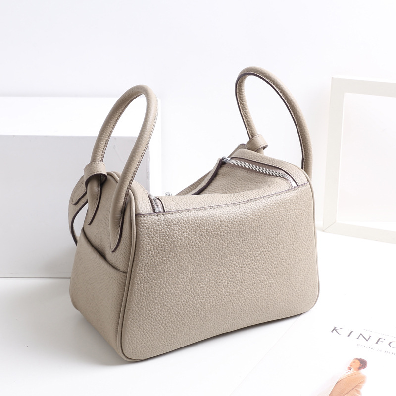 Frauen Top-Grain Leder Kissen Schulter Handtasche In Silber Hardware