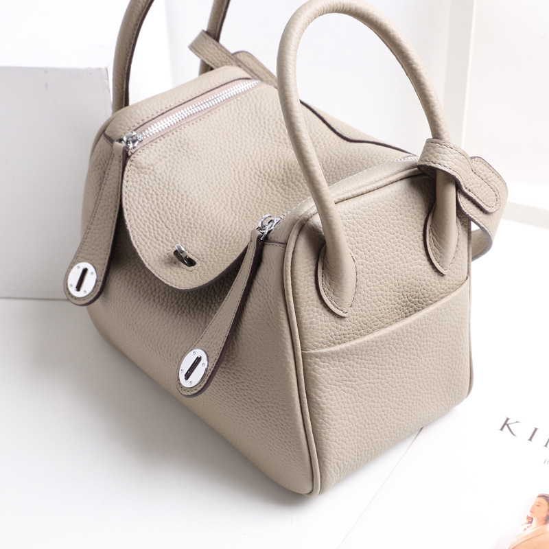 Frauen Top-Grain Leder Kissen Schulter Handtasche In Silber Hardware