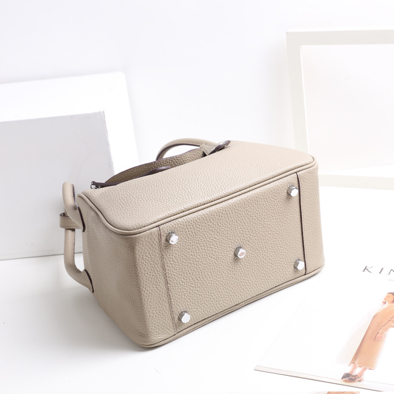 Frauen Top-Grain Leder Kissen Schulter Handtasche In Silber Hardware