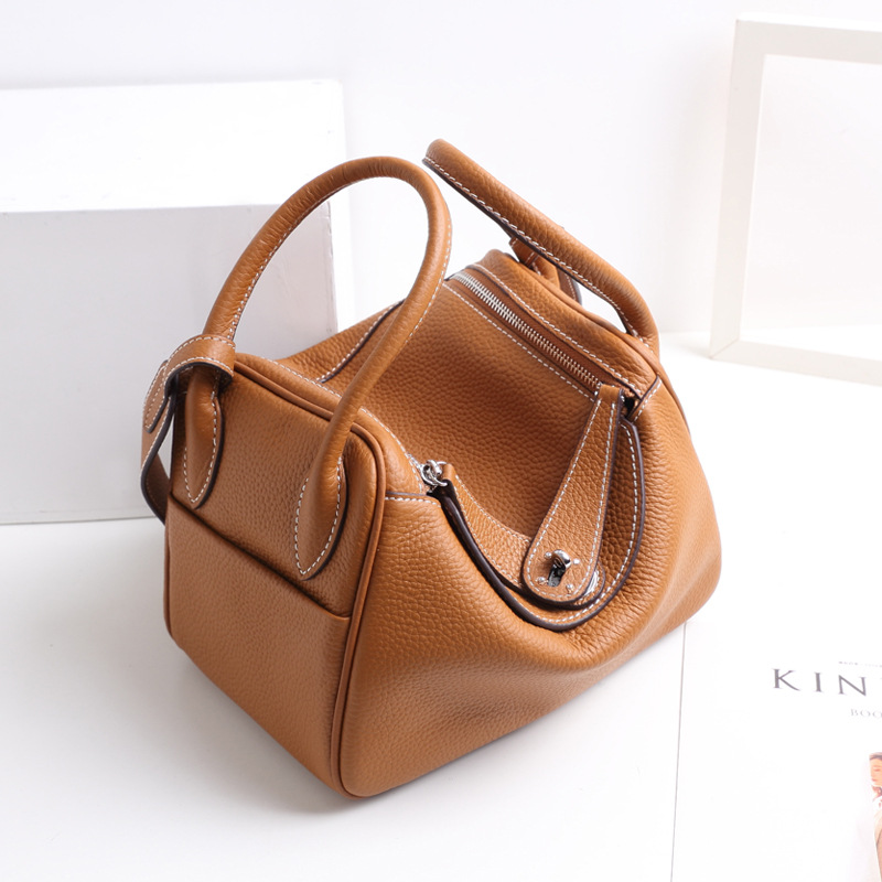 Frauen Top-Grain Leder Kissen Schulter Handtasche In Silber Hardware