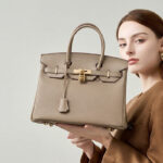 Sac à main vintage en cuir pleine fleur avec fermeture à cadenas en or pour femmes