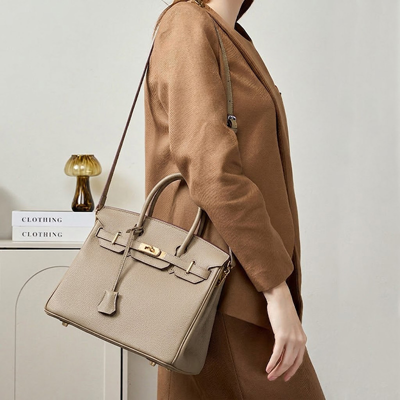 Sac à main vintage en cuir pleine fleur avec fermeture à cadenas en or pour femmes