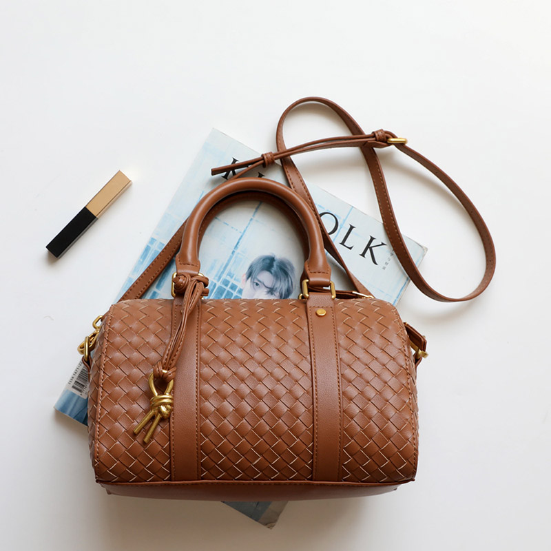 Women's Vintage Woven Genuine Leather Pillow-Shaped Handbag