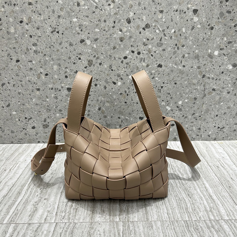 Sac à main en cuir fendu et tissé pour femmes