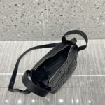 Sac à main en cuir fendu et tissé pour femmes