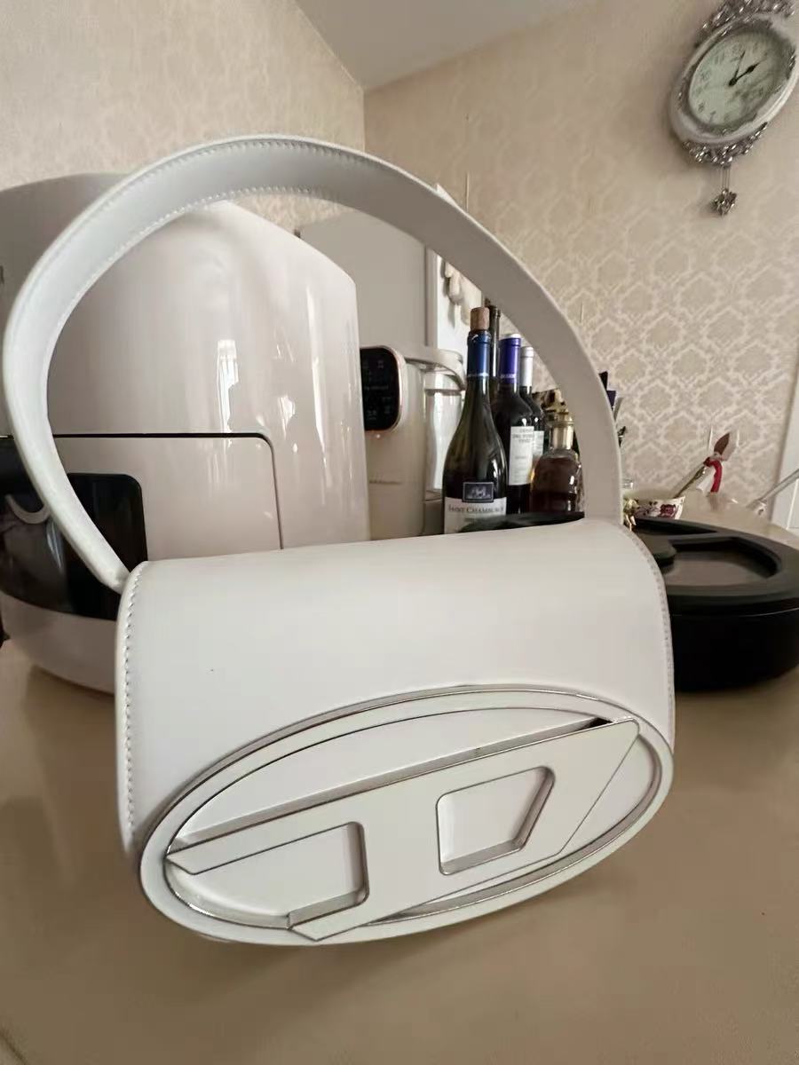 Women's Letter D Genuine Leather Baguette Shoulder Bags photo review
