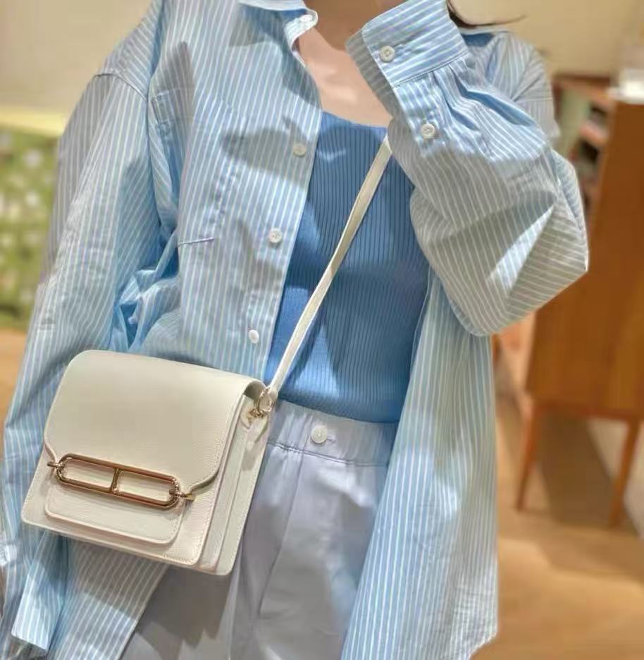 Women's Genuine Leather Pig Nose Lock Buckle Crossbody Bag photo review