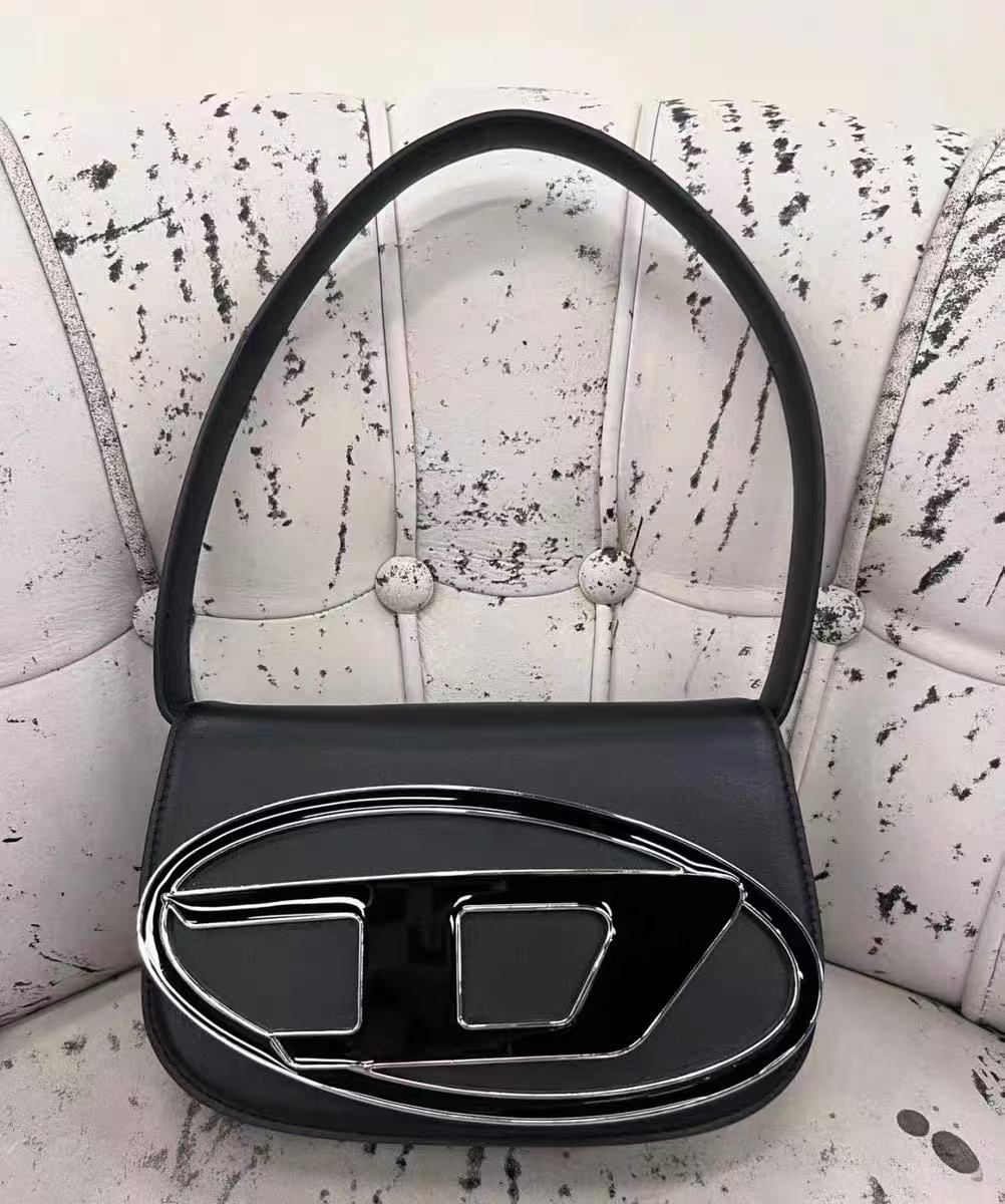 Women's Letter D Genuine Leather Baguette Shoulder Bags photo review