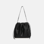Schwarze minimalistische Cloud Crossbody Umhängetasche aus feinstem Leder für Damen