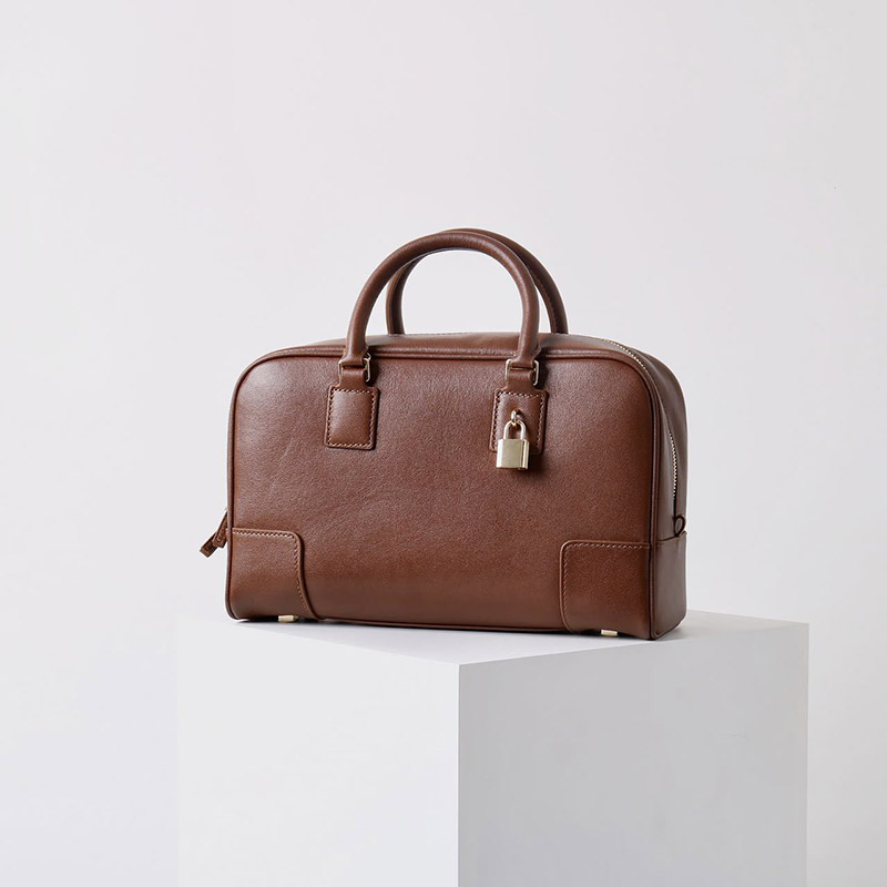 Sac à main vintage en cuir pleine fleur pour femme avec fermeture en or