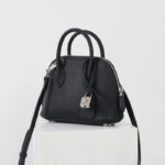 Women's Vintage Top-Grain Leather Lychee Texture Shell-Shaped Handbag