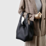 Sac à main vintage à bandoulière en cuir de grain supérieur et texture litchi pour femmes